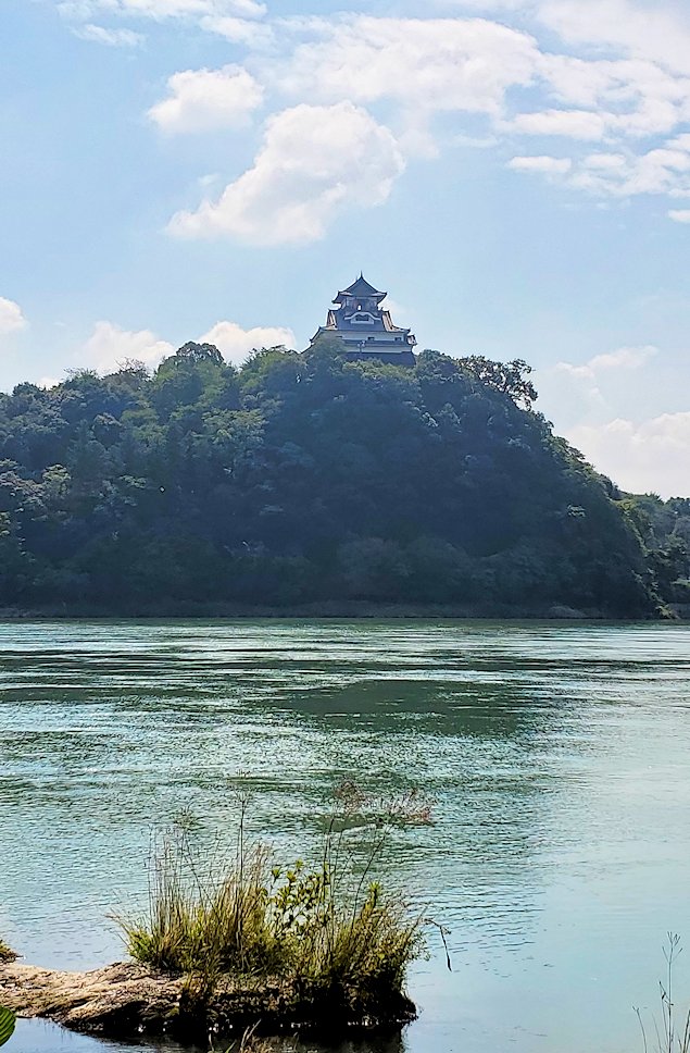 木曽川越しに見える犬山城の景色3