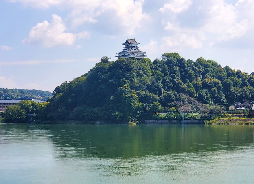 木曽川越しに見える犬山城の景色5