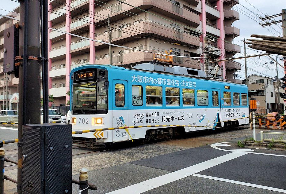 北天下茶屋交差点付近　阪堺線の線路　　路面電車