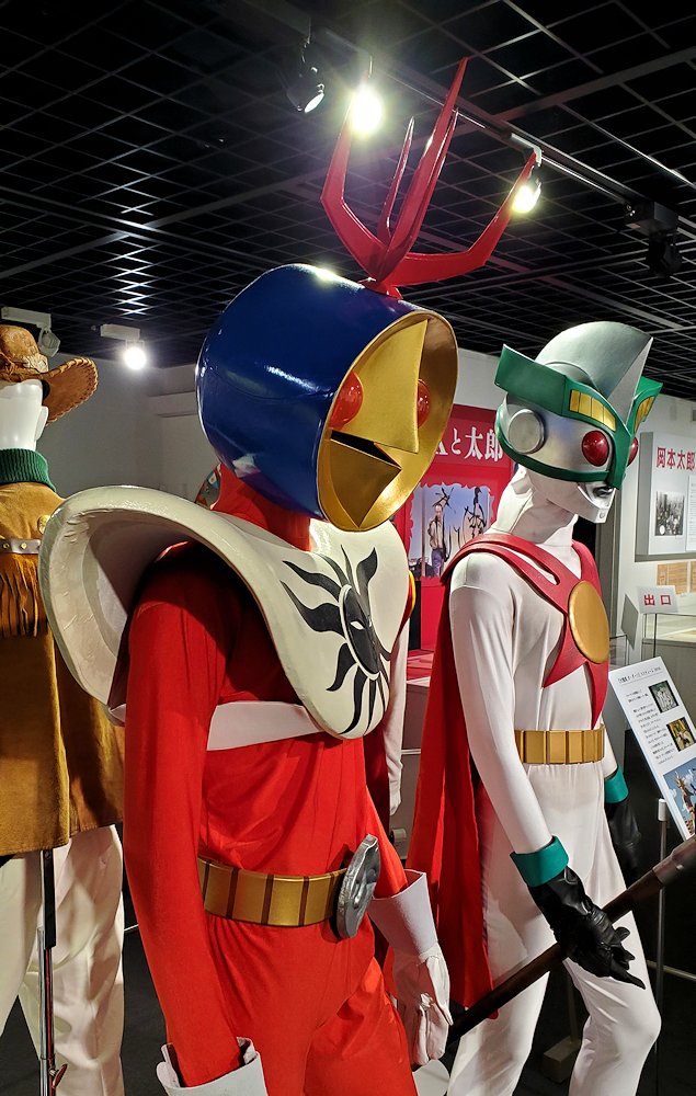 港区　NHK放送博物館　「タローマン」　太陽仮面サンタワーの模型