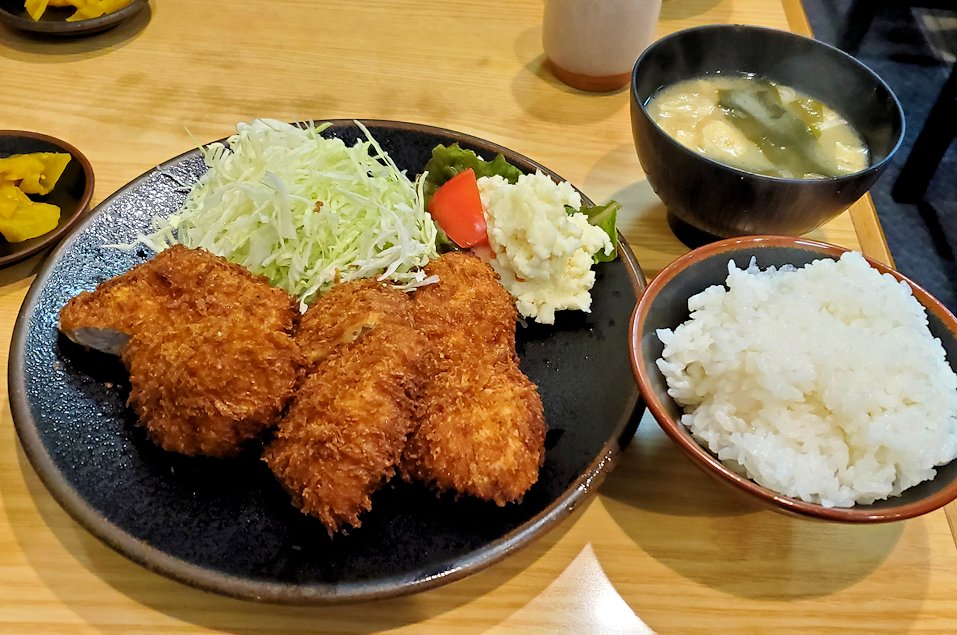 西新宿/とんかつ　「弁けい」　特ヒレカツ定食　