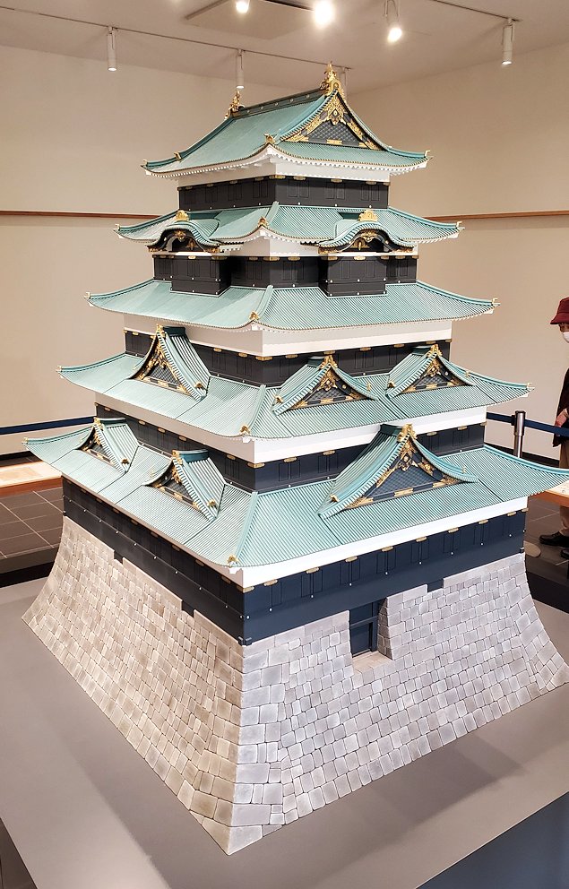 江戸城本丸跡　展示室　天守閣復元模型2