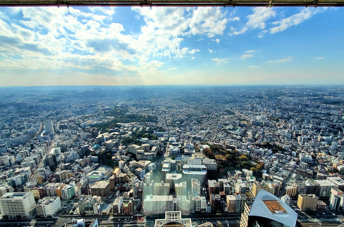 横浜市　みなとみらい　ランドマークタワー　展望台からの眺め2