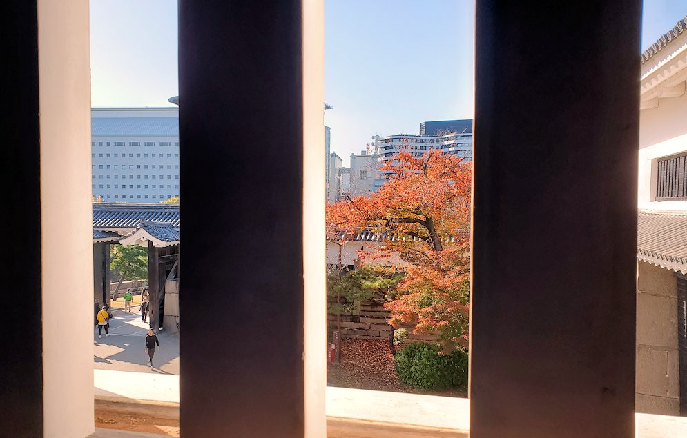 大阪城　多門櫓　廊下の窓
