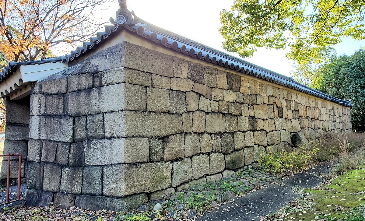 大阪城　西の丸庭園　「焔硝蔵」の建物3
