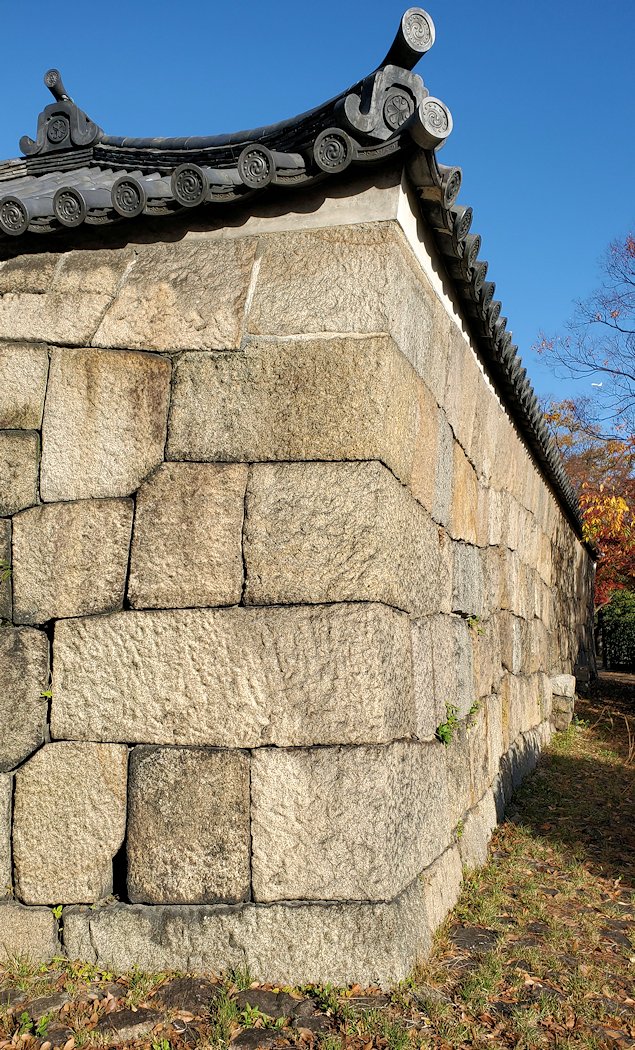 大阪城　西の丸庭園　「焔硝蔵」　壁