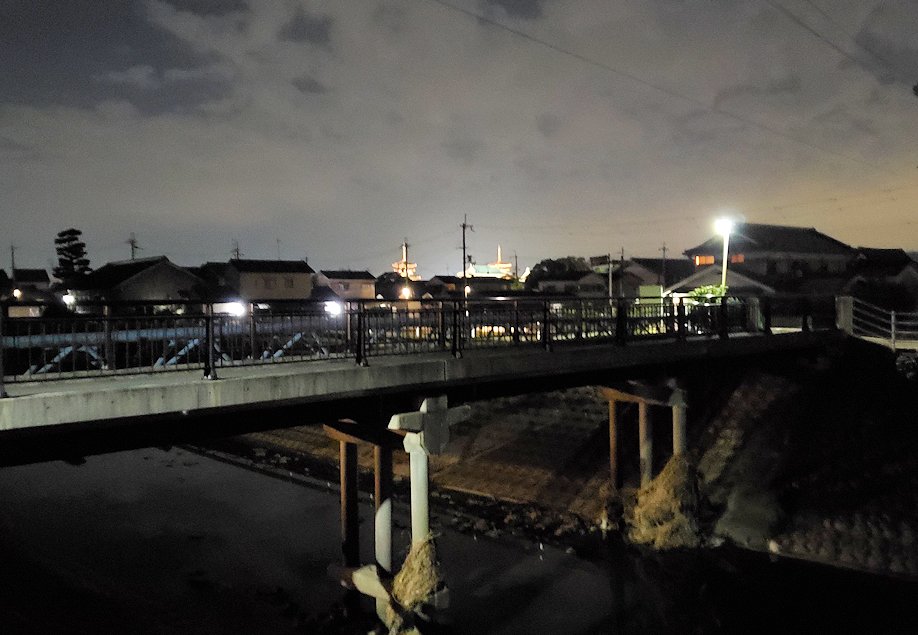 夜　奈良市五条町２　秋篠川に架る橋