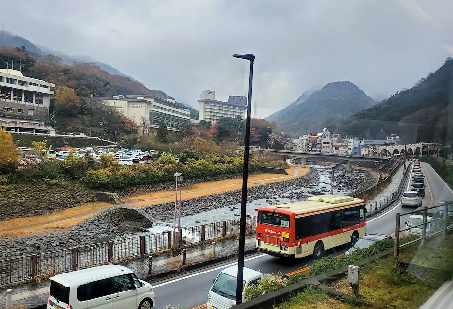 箱根湯本付近　車窓からの景色