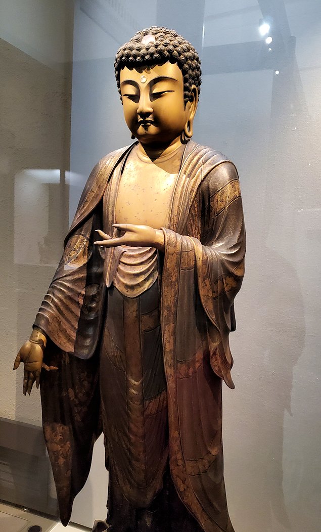 上野　国立博物館本館　「彫刻」　『如来立像』