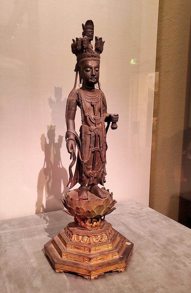 上野　国立博物館本館　「彫刻」　『十一面観音菩薩立像』