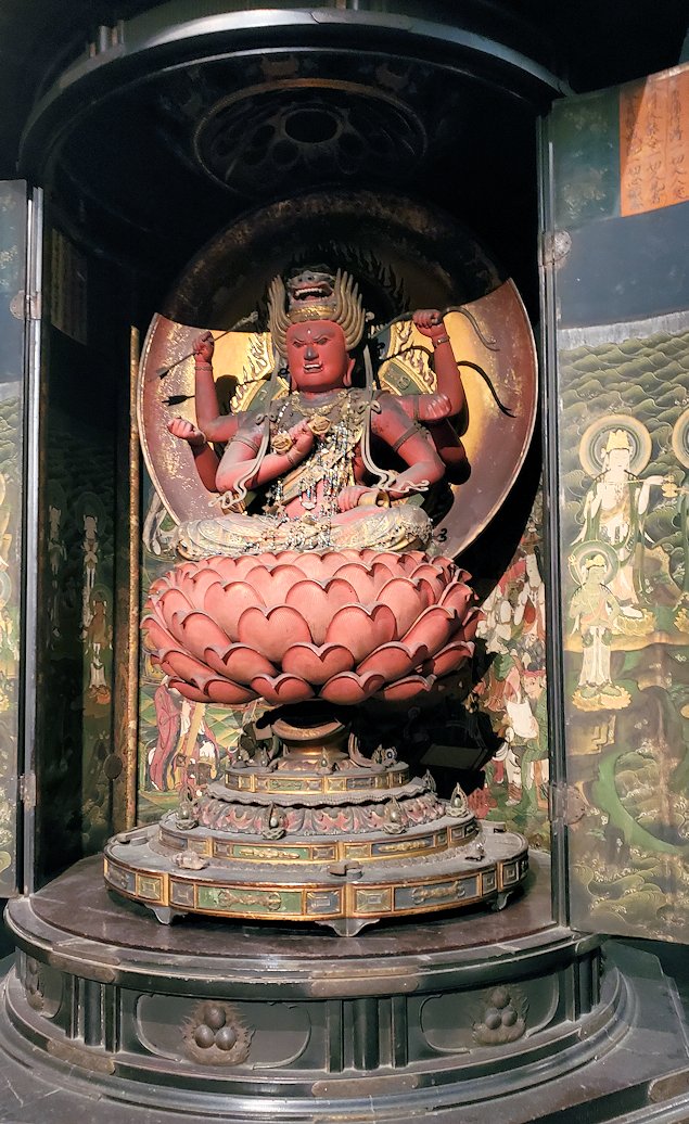 上野　国立博物館本館　「彫刻」　『愛染明王坐像』