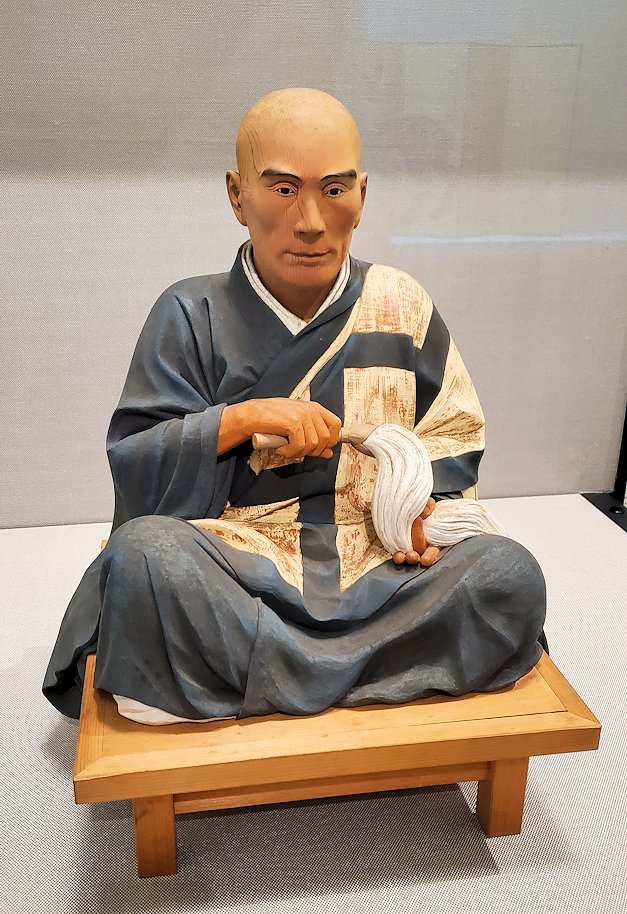 上野　国立博物館本館　『町田久成』肖像彫刻　竹内久一作
