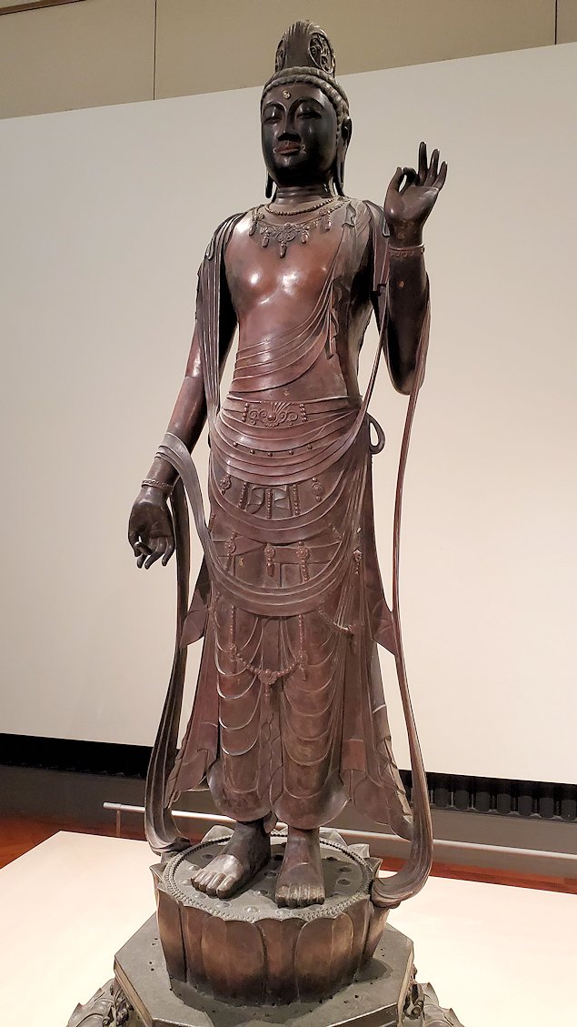 上野　国立博物館本館　『聖観音菩薩立像』