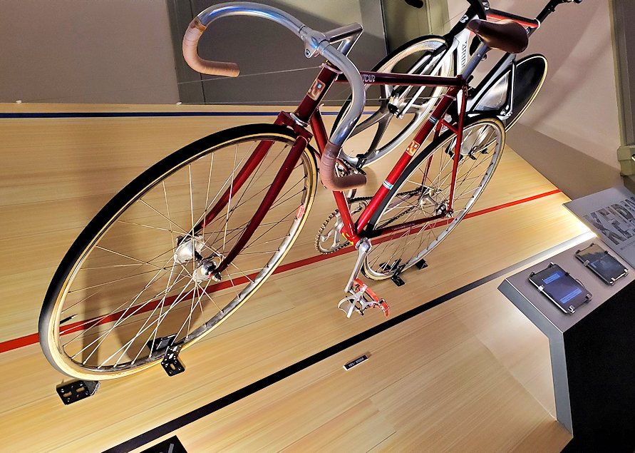 上野　国立博物館　表慶館　『150年後の国宝展』　競輪の自転車