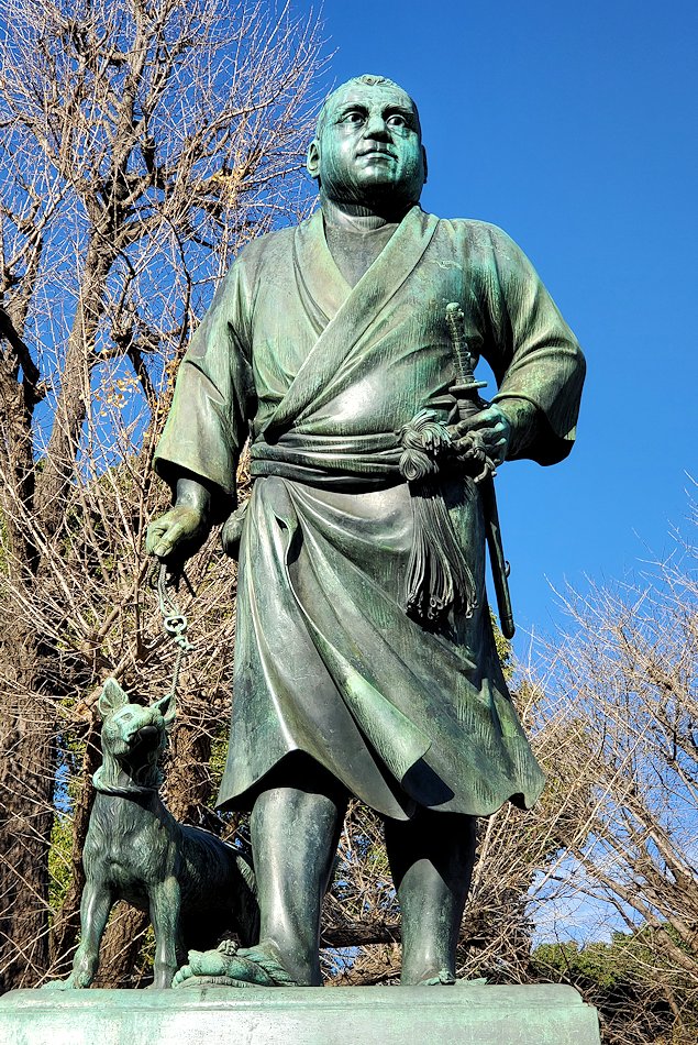 上野公園　西郷隆盛の銅像　正面から2
