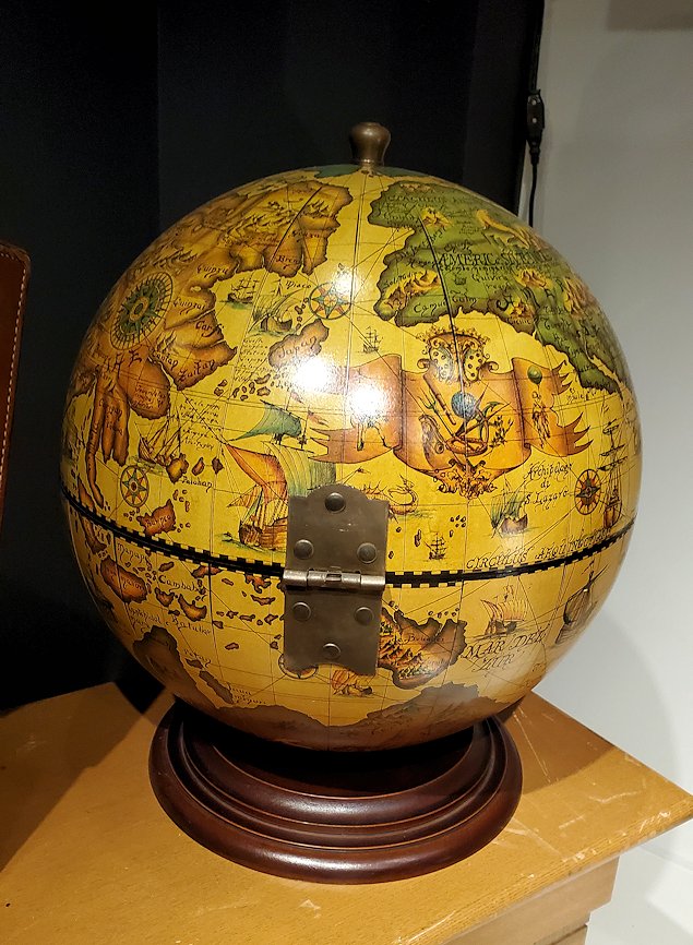 東京台東区　世界のカバン博物館　「地球儀」